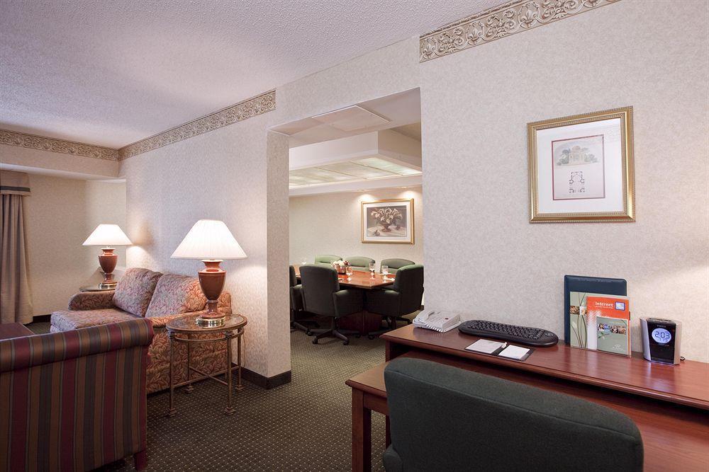 Doubletree Suites By Hilton Hotel Cincinnati - Blue Ash Sharonville Habitación foto